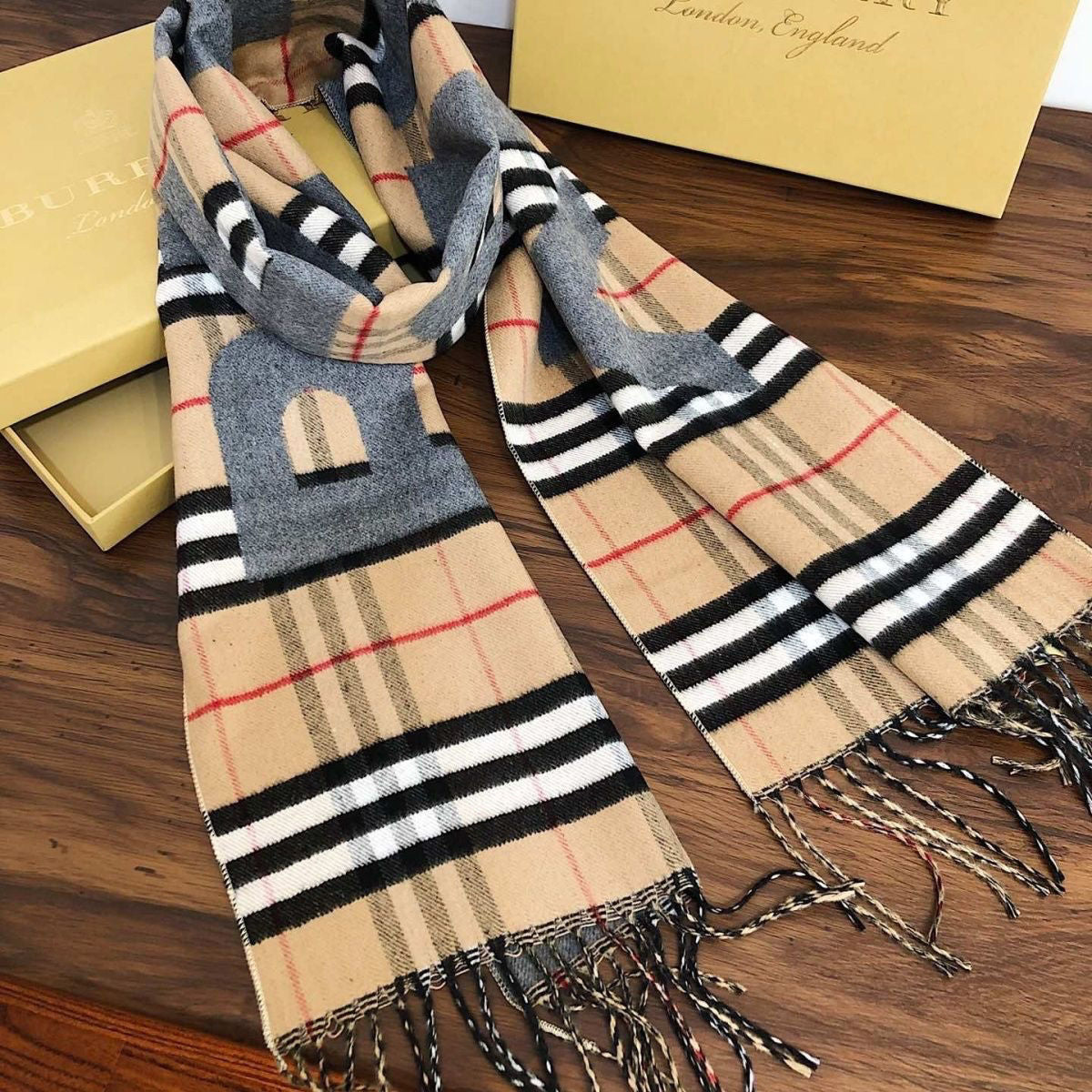 Retro Check Letters Embossed Cashmere Scarf