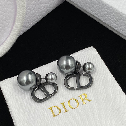 Unique Grey Pearl Earrings