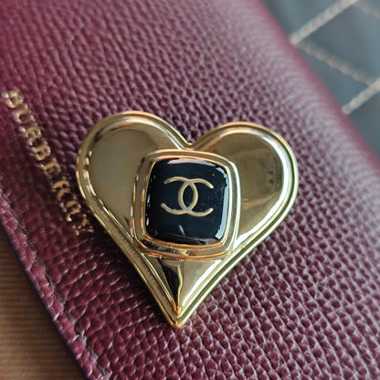 Temperament Heart-shaped Brooch