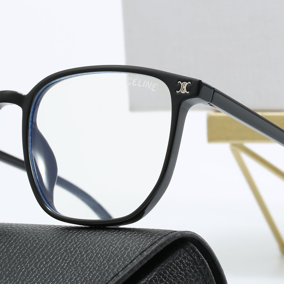 Transparent square frame glasses