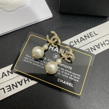 Temperament Logo Letter Pearl Drop Earrings