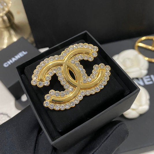 Premium Diamond Edge Gold Brooch