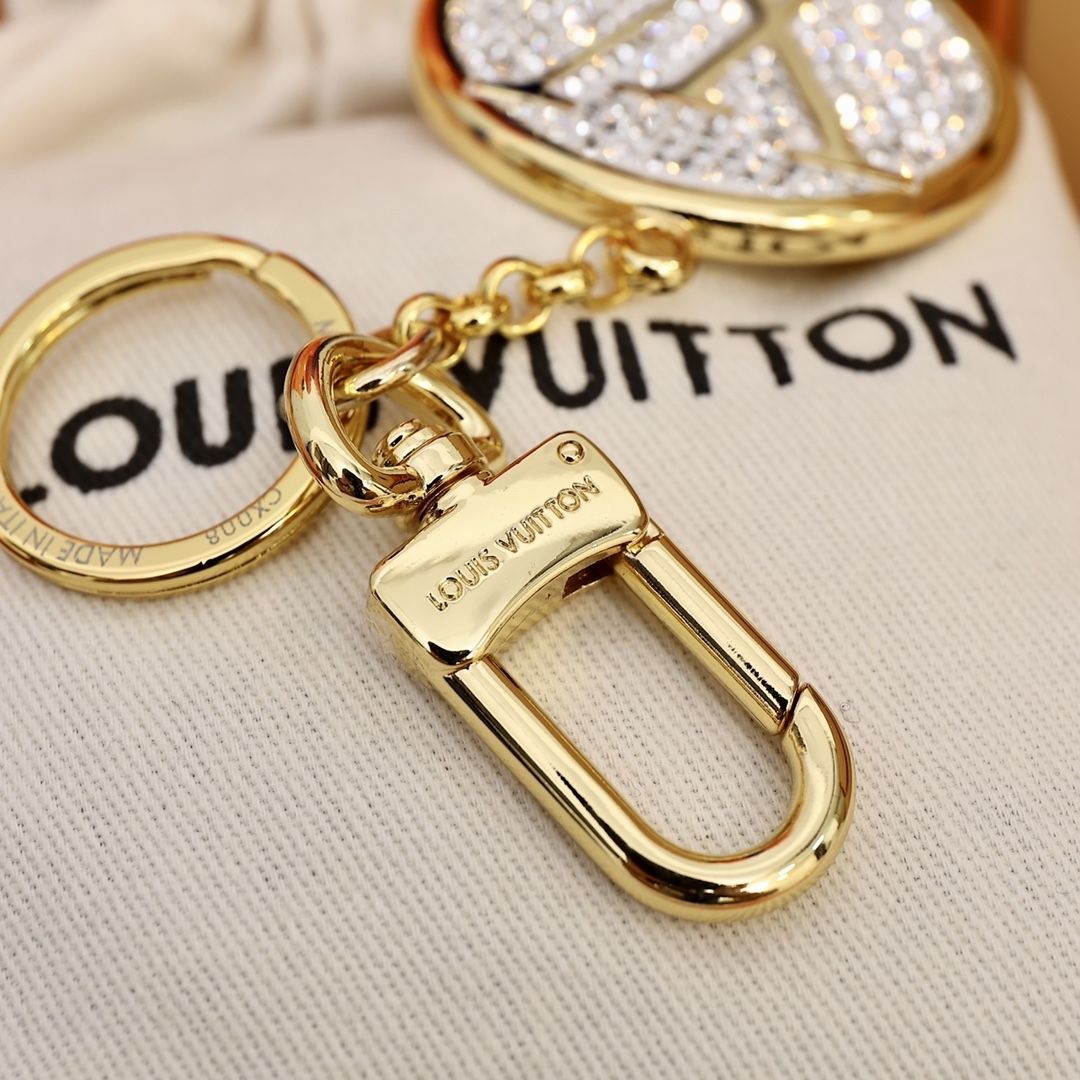 Round Full Diamond Pendant Keychain