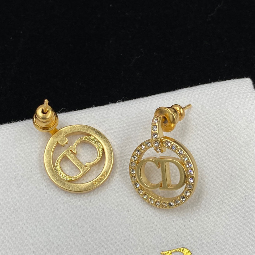 Circle Letter Zircon Earrings