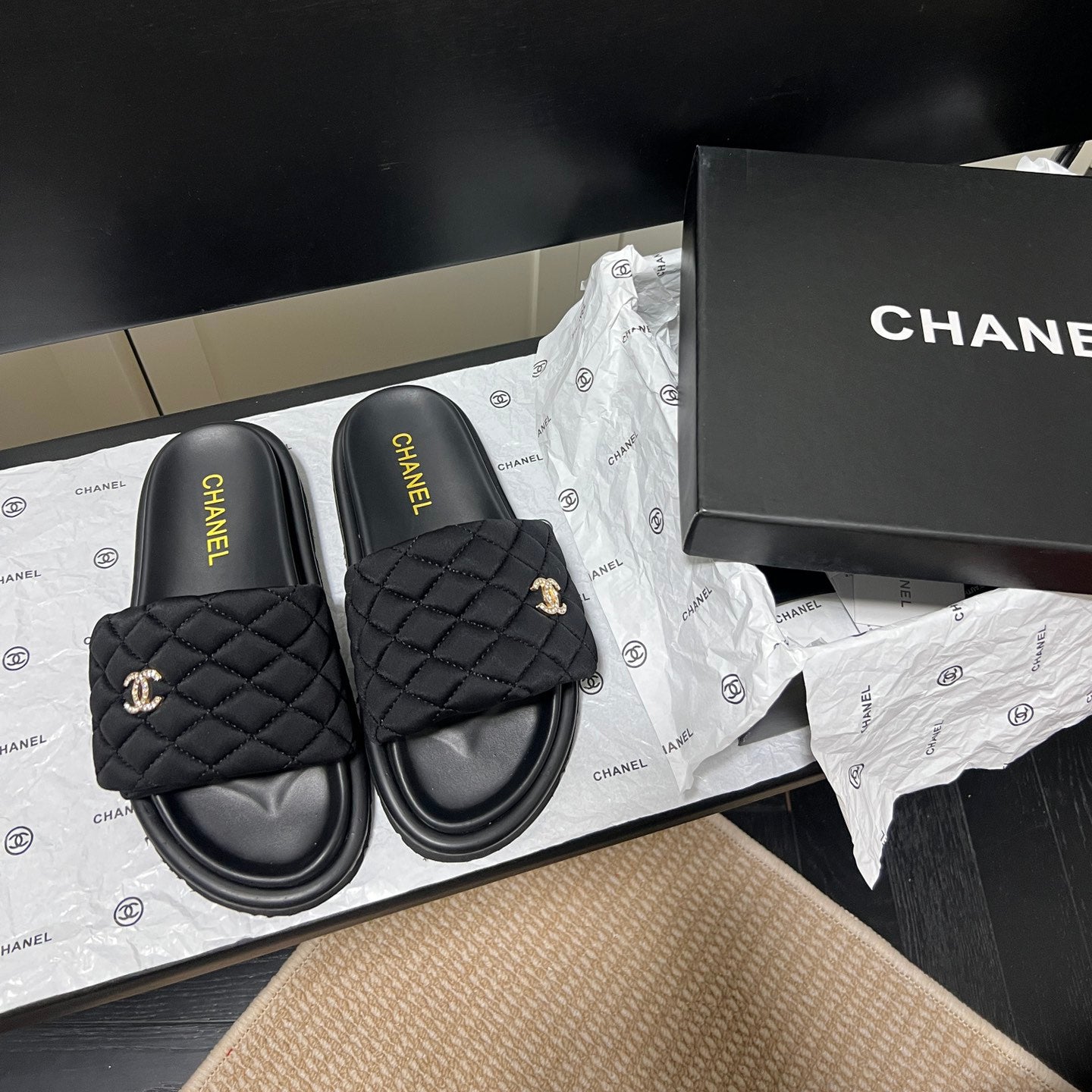 Diamond Logo Slippers