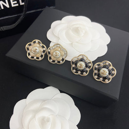 Elegant Resin Flower Stud Earrings