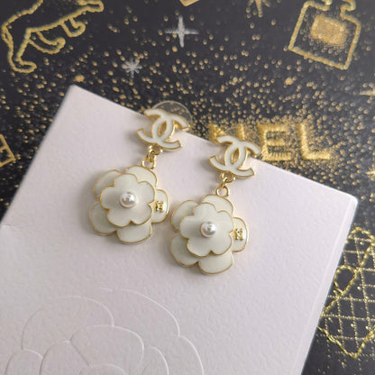 White Flowers Pendant Earrings