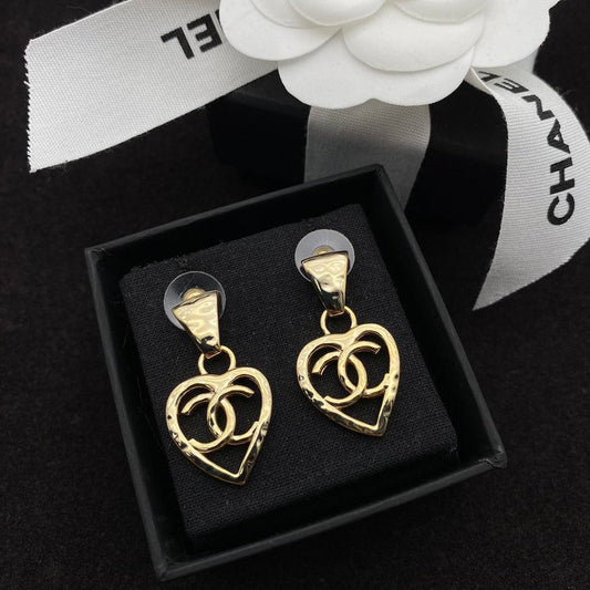 Temperament Heart Hollow Earrings