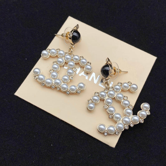 Vinyl Diamond Pearl Earrings