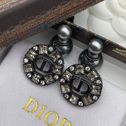 Temperament Grey Pearl Diamond Earrings