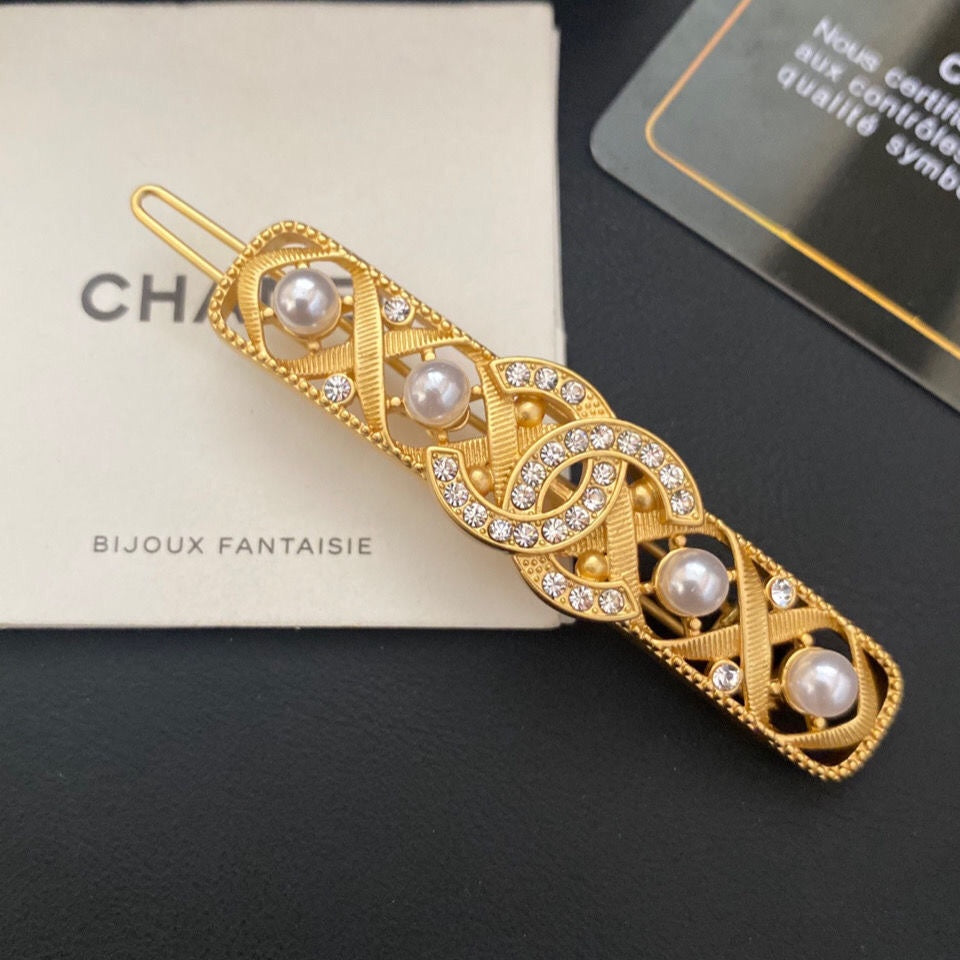 Premium Gold Openwork Pearl Hair Clip