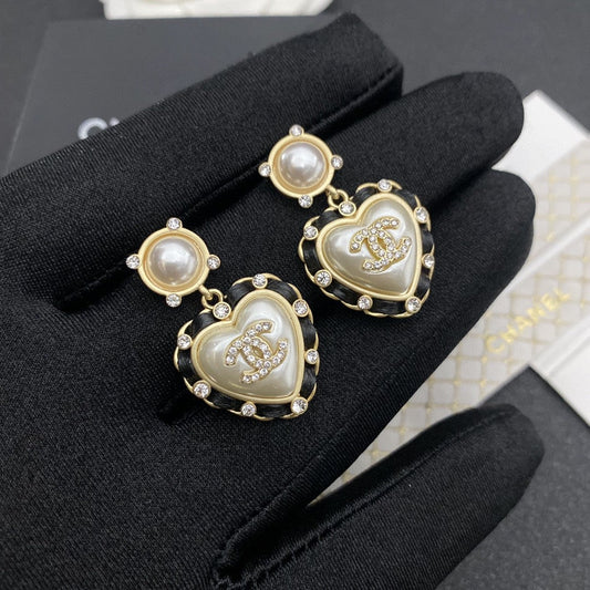 Vintage White Pearl Heart Earrings