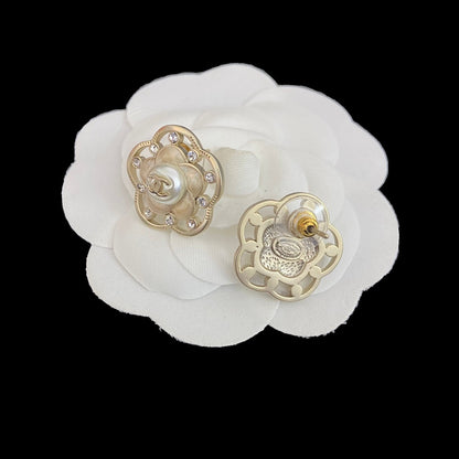 Elegant Resin Flower Stud Earrings