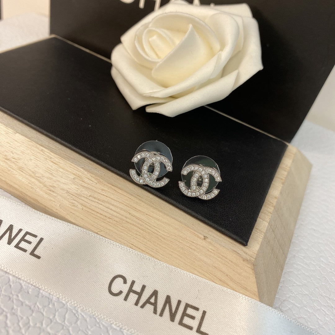 Classic Diamond Ear Studs