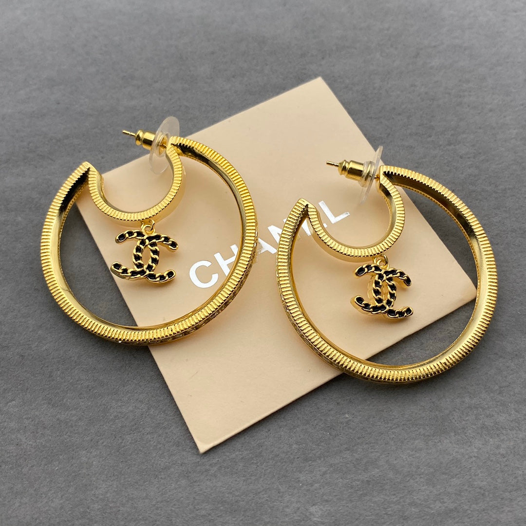 Double C pendant moon earrings