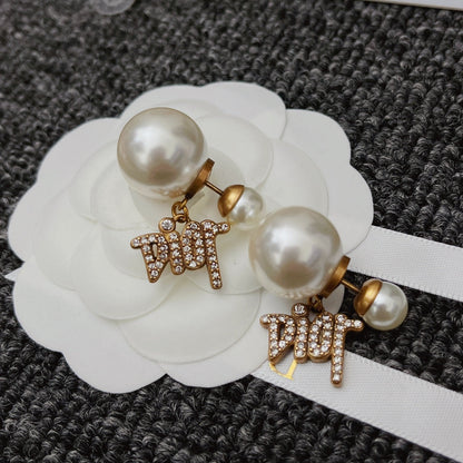 Temperament Diamond Letter Pearl Earrings