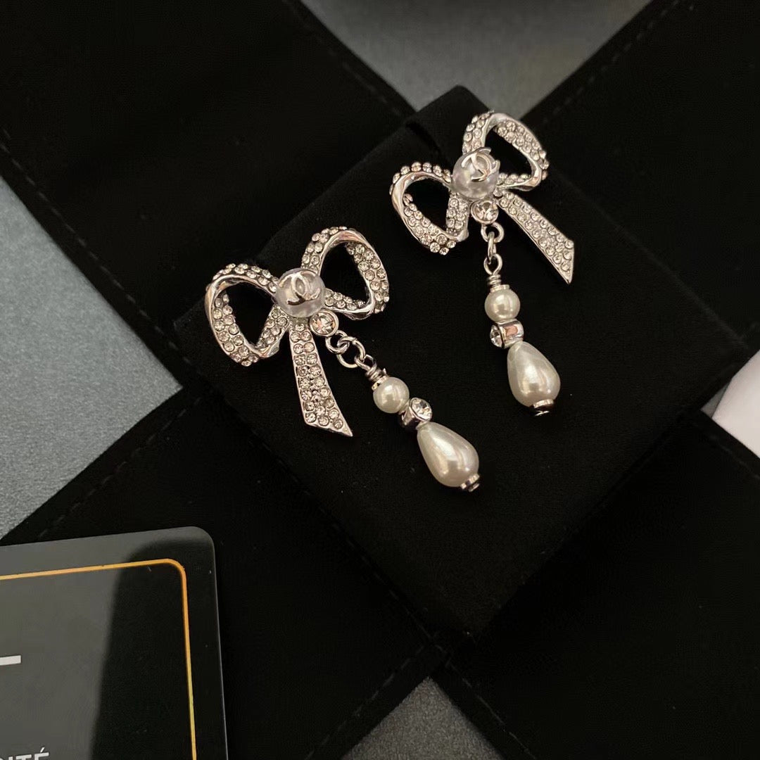 Temperament Crystal Diamond Bow Earrings