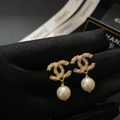 Classic Pearl Earrings