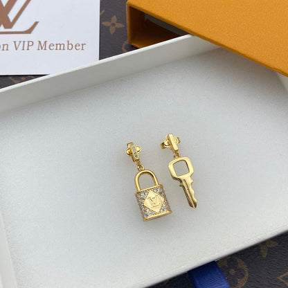 Lock Key Asymmetric Stud Earrings Necklace Set