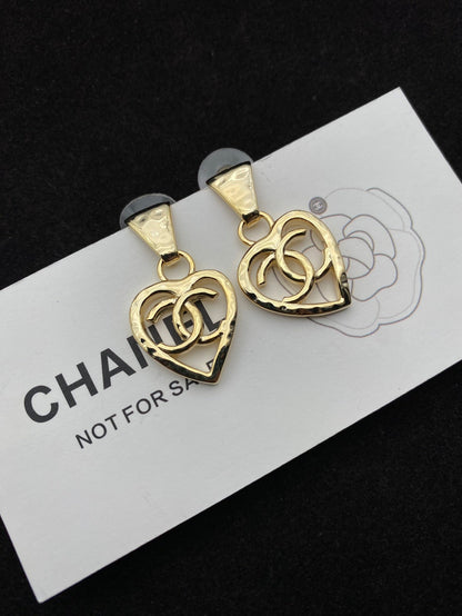 Temperament Heart Hollow Earrings