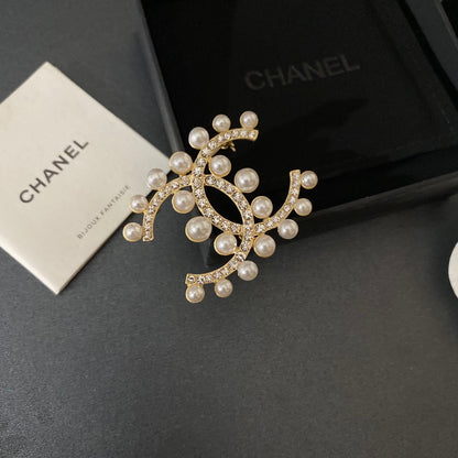 Classic Fashion Brooch