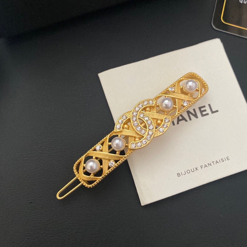 Premium Gold Openwork Pearl Hair Clip