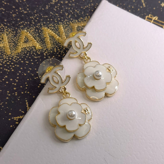 White Flowers Pendant Earrings