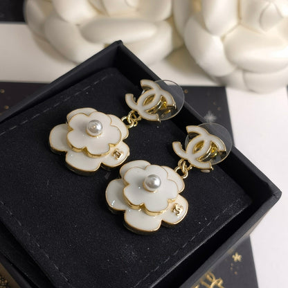 White Flowers Pendant Earrings