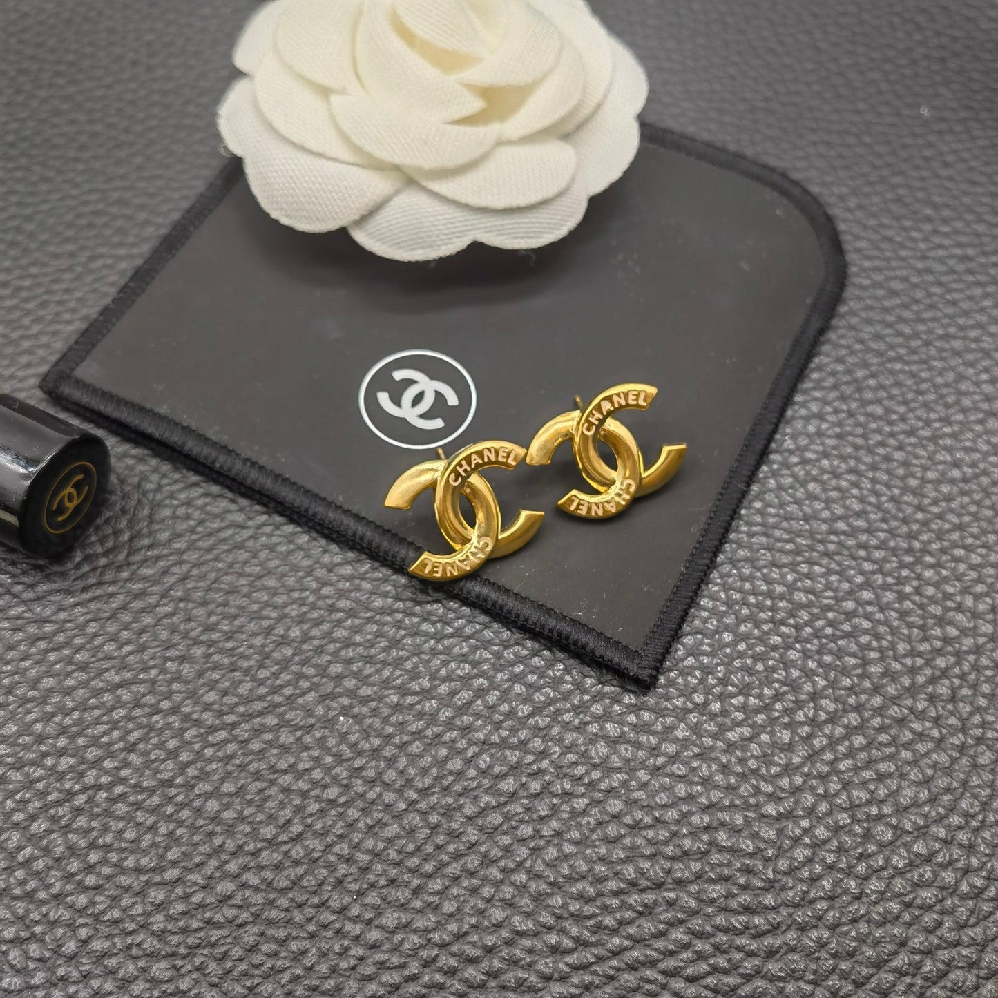 Temperament Gold Letter Stud Earrings