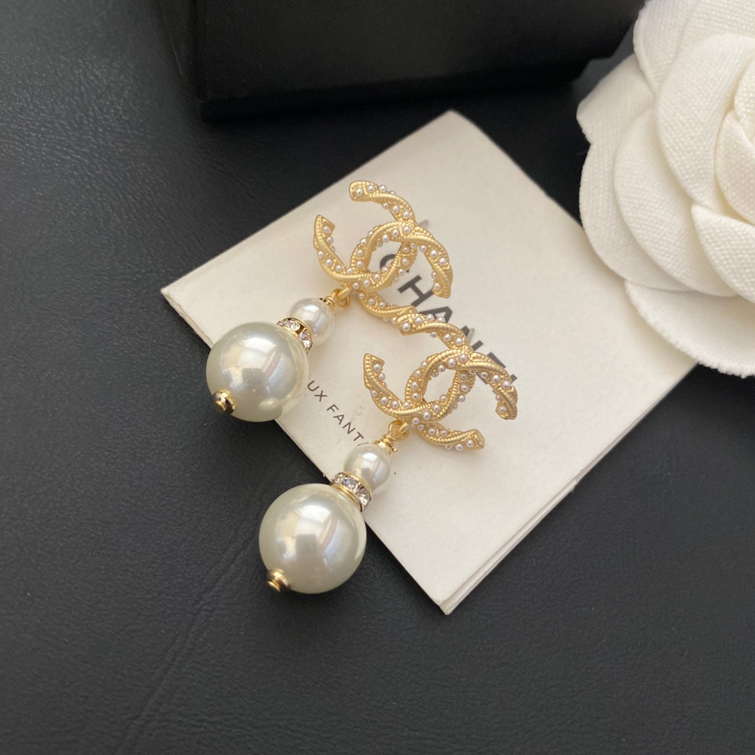 Pearl Pendant Earrings