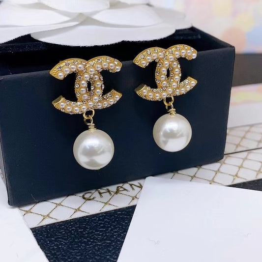 Classic Pearl Earrings