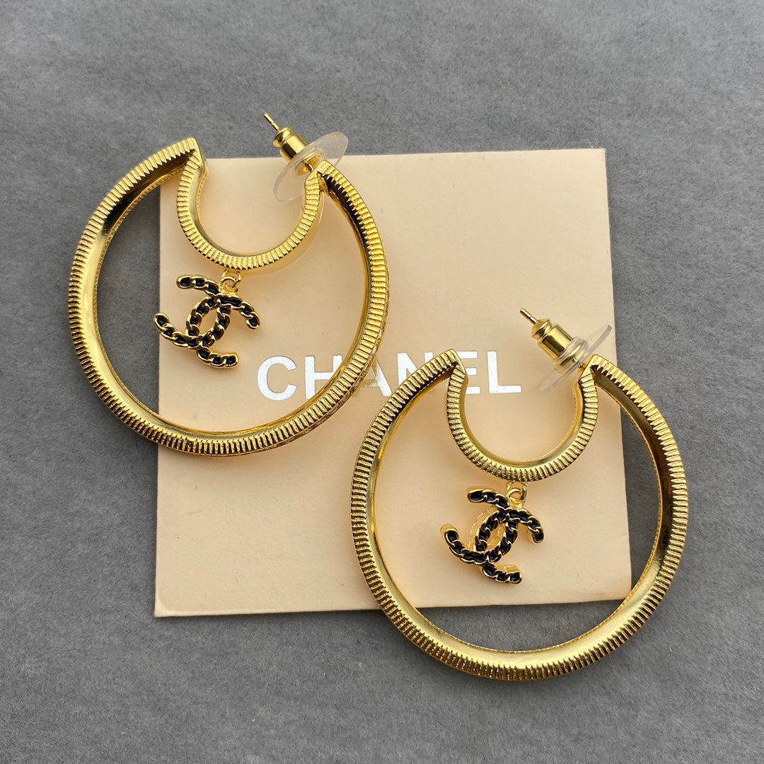 Double C pendant moon earrings