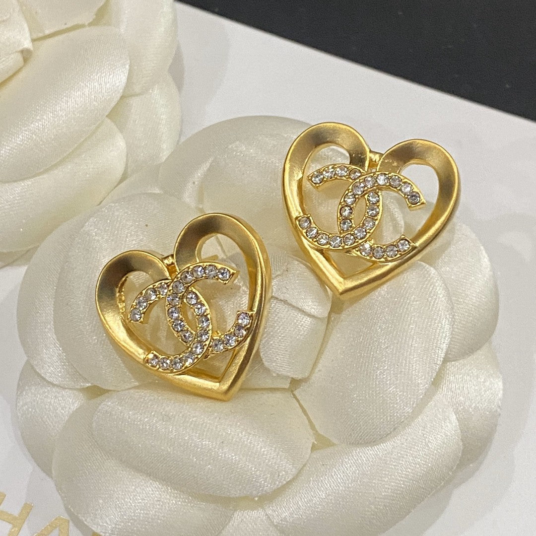 Heart Hollow Diamond Stud Earrings