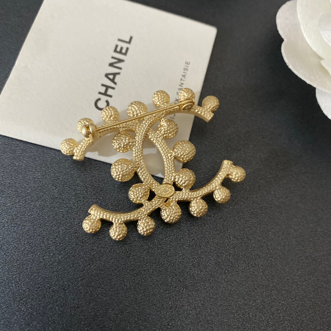 Classic Fashion Brooch