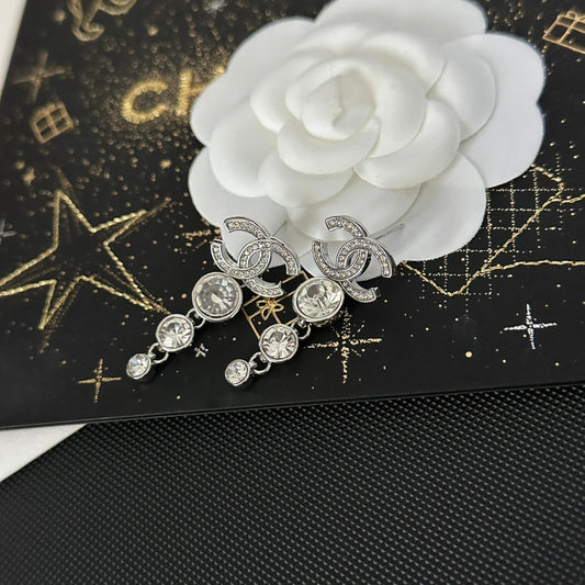 Round Diamond Drop Earrings