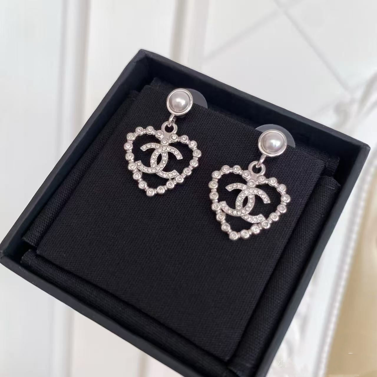 Fashionable Hollow Heart Pendant Earrings