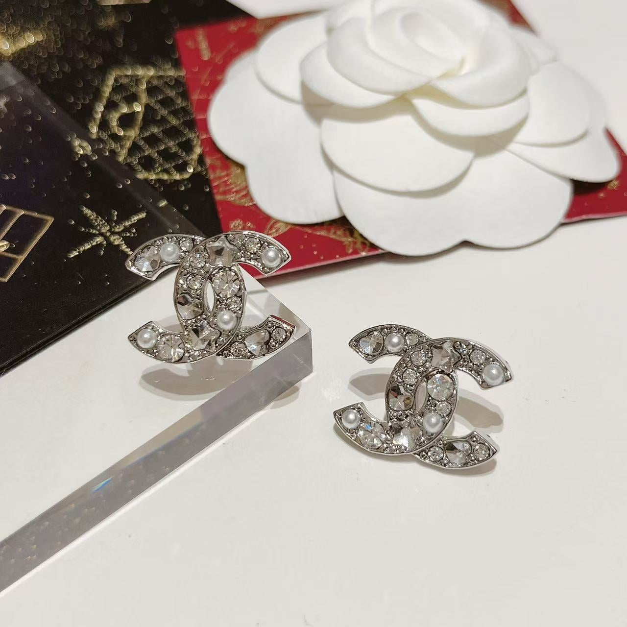 Shinny Fashion Diamond Stud Earrings