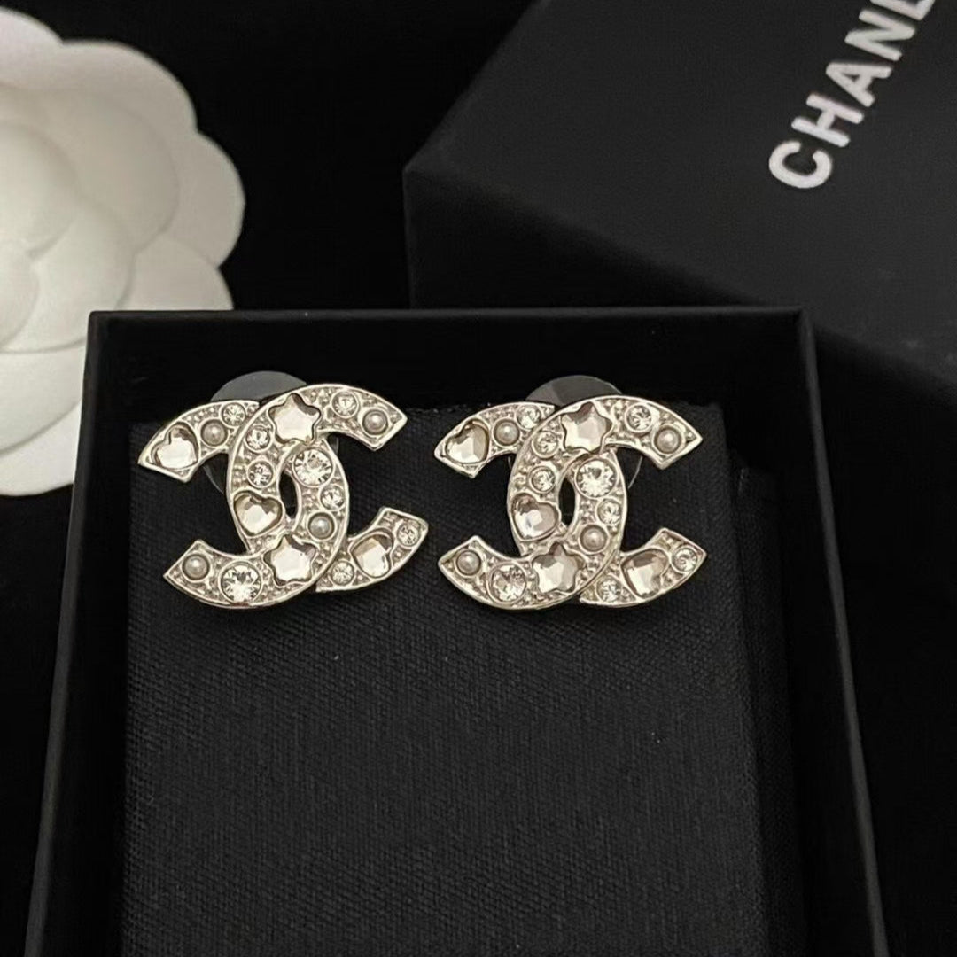 Shinny Fashion Diamond Stud Earrings