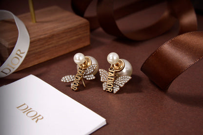 Classic Bee Collection Pearl Earrings