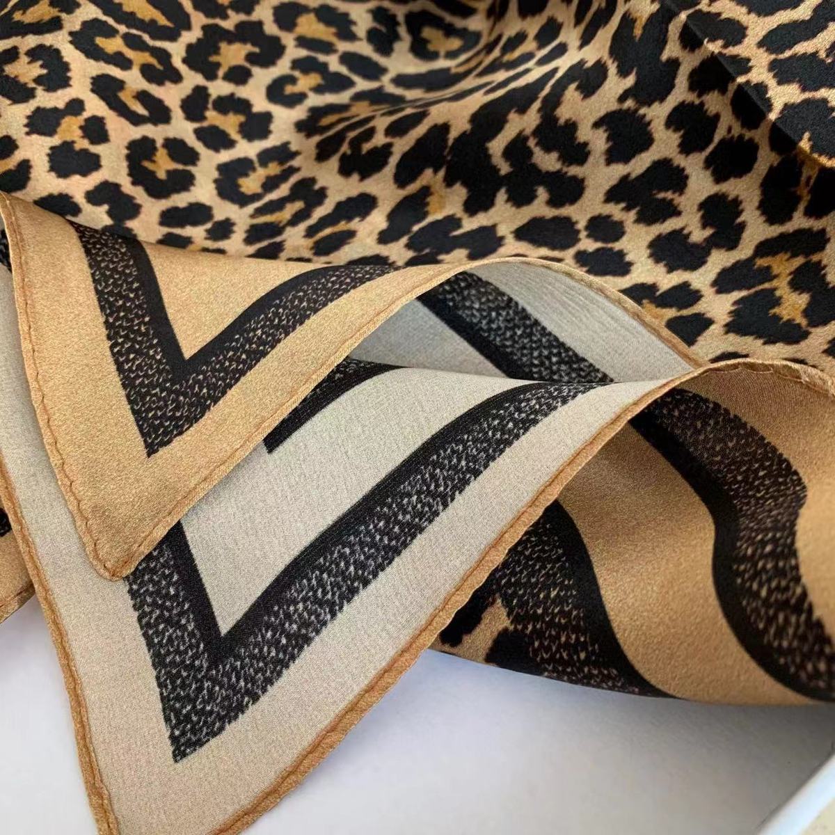 Fashion Leopard Print Silk Scarf