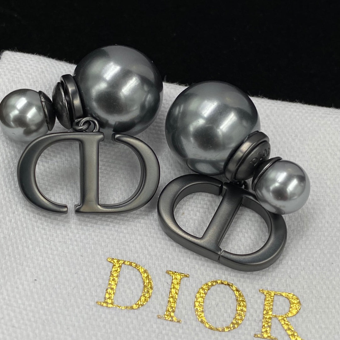 Unique Grey Pearl Earrings