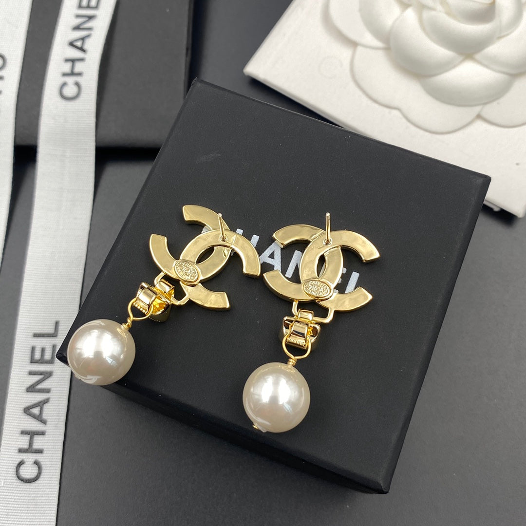 Fashion Elegant Pearl Pendant Diamond Earrings