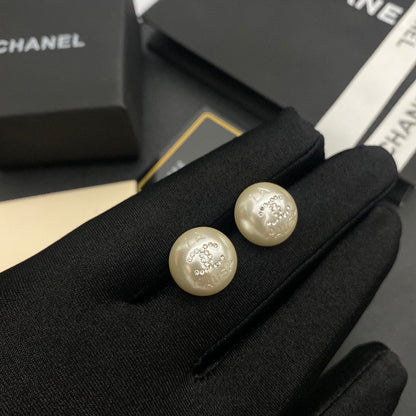 Retro Shiny Diamond Pearl Stud Earrings