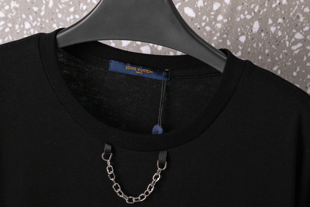 Pocket metal chain t-shirt