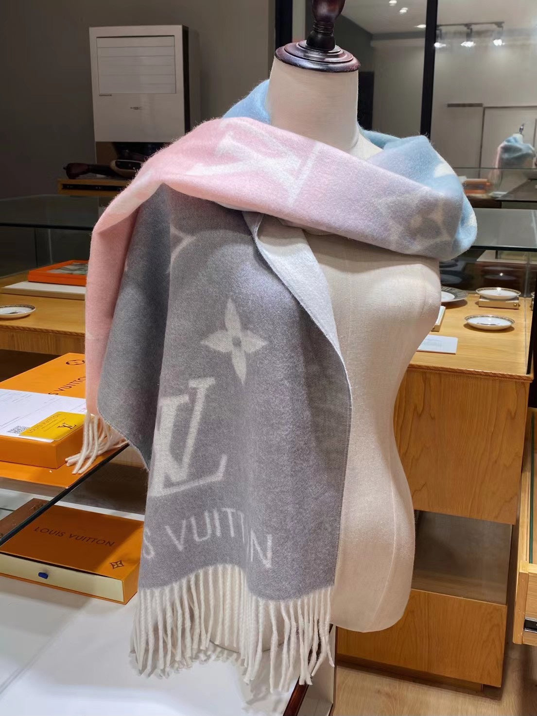 Gradient Embossed Cashmere Scarf