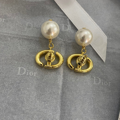 Fashion Metal Pearl Pendant Earrings