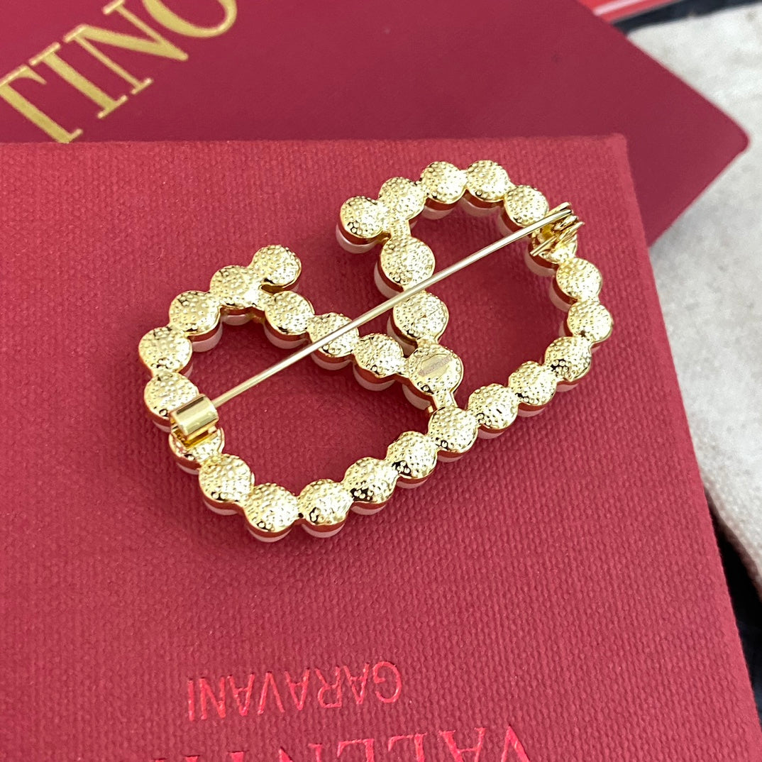 Stylish Pearl V Brooch