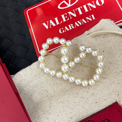 Stylish Pearl V Brooch