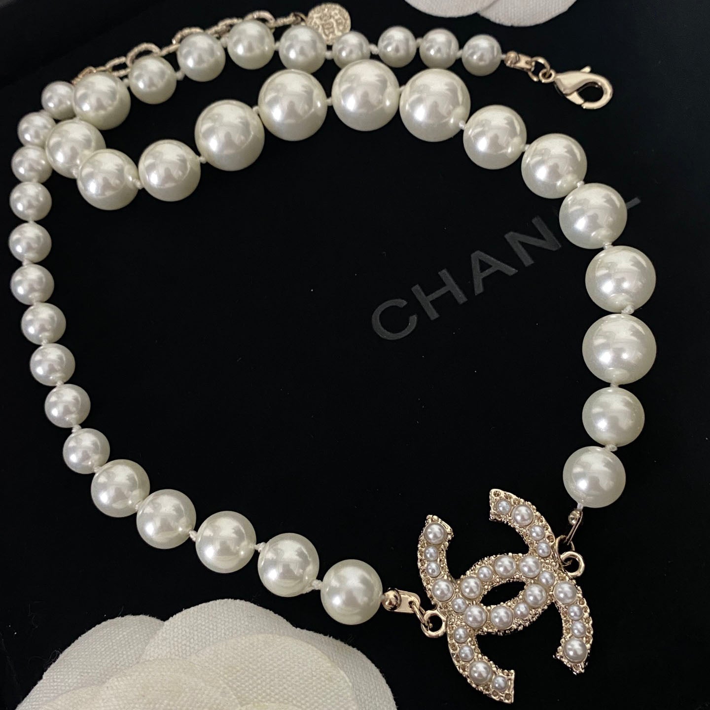 Elegant Pearl Necklace