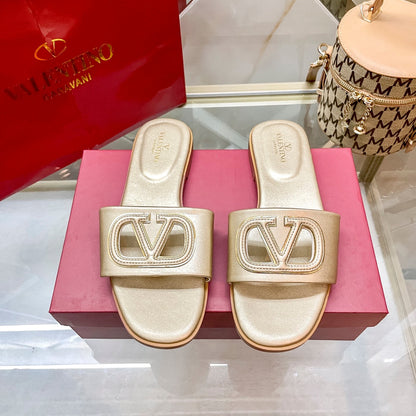 Fashion Logo Flat Slippers